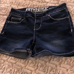 HYDRAULIC SHORTS WITH DESIGN